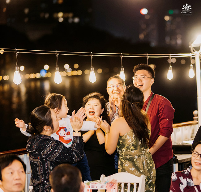 Du Thuyền Sai Gon Princess 5 Sao - Set Menu + Ngắm Sông Sài Gòn. Voucher 950,000 VNĐ, Còn 850,000 VNĐ, Giảm 11%. Chỉ Có Tại Hotdeal.vn!