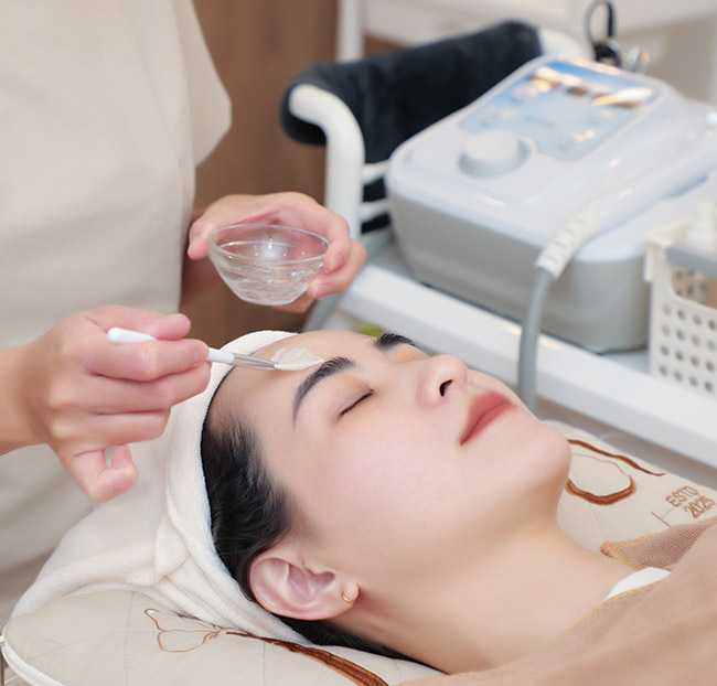 Ivora Skinlab - Peel Da Căng Bóng Tức Thì - Không Đau, Không Bong Tróc. Voucher 599,000 VNĐ, Còn 399,000 VNĐ, Giảm 33%. Chỉ Có Tại Hotdeal.vn!