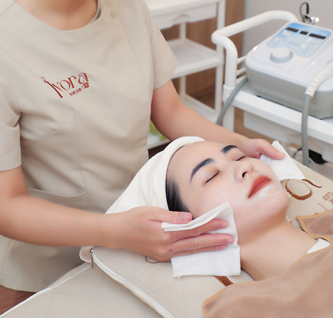 Ivora Skinlab - Peel Da Căng Bóng Tức Thì - Không Đau, Không Bong Tróc. Voucher 599,000 VNĐ, Còn 399,000 VNĐ, Giảm 33%. Chỉ Có Tại Hotdeal.vn!