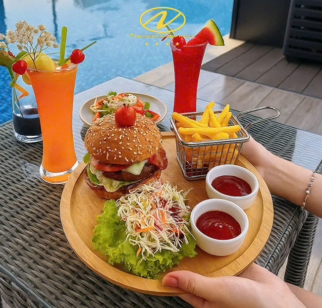 Northern Charm Hotel - Combo Ẩm Thực & Vé Bơi Thư Giãn Cho 1-2 Khách. Voucher 550,000 VNĐ, Còn 495,000 VNĐ, Giảm 10%. Chỉ Có Tại Hotdeal.vn!