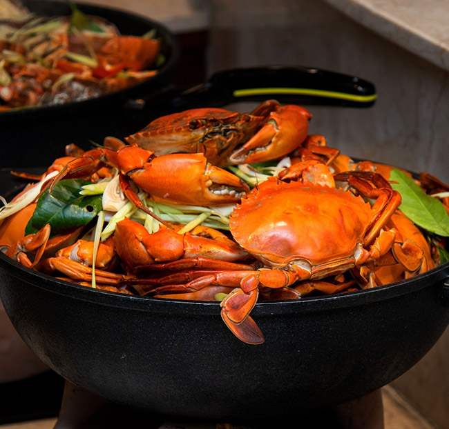 Hotel Majestic Saigon - Buffet BBQ Hải Sản, Tôm Hùm Không Giới Hạn + Rượu Vang, Bia - View Ngắm Sông Sài Gòn. Voucher 1,365,000 VNĐ, Còn 1,160,000 VNĐ, Giảm 15%. Chỉ Có Tại Hotdeal.vn!