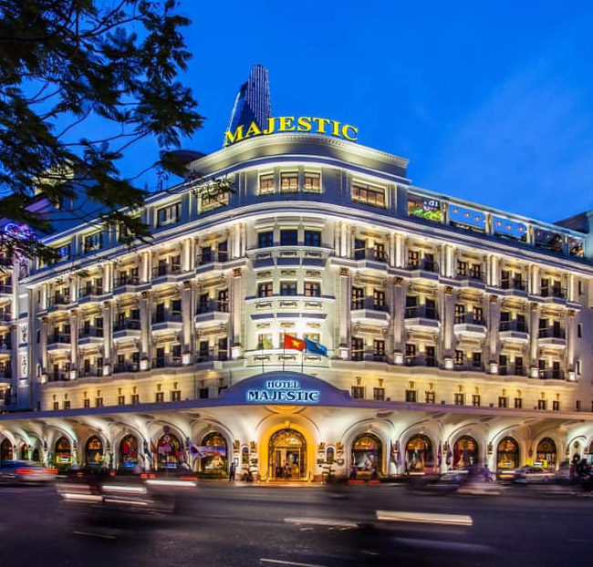 Hotel Majestic Saigon - Buffet BBQ Hải Sản, Tôm Hùm Không Giới Hạn + Rượu Vang, Bia - View Ngắm Sông Sài Gòn. Voucher 1,365,000 VNĐ, Còn 1,160,000 VNĐ, Giảm 15%. Chỉ Có Tại Hotdeal.vn!