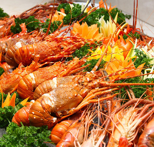 Hotel Majestic Saigon - Buffet BBQ Hải Sản, Tôm Hùm Không Giới Hạn + Rượu Vang, Bia - View Ngắm Sông Sài Gòn. Voucher 1,365,000 VNĐ, Còn 1,160,000 VNĐ, Giảm 15%. Chỉ Có Tại Hotdeal.vn!