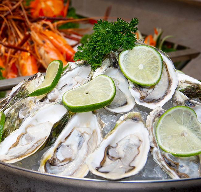 Hotel Majestic Saigon - Buffet BBQ Hải Sản, Tôm Hùm Không Giới Hạn + Rượu Vang, Bia - View Ngắm Sông Sài Gòn. Voucher 1,365,000 VNĐ, Còn 1,160,000 VNĐ, Giảm 15%. Chỉ Có Tại Hotdeal.vn!