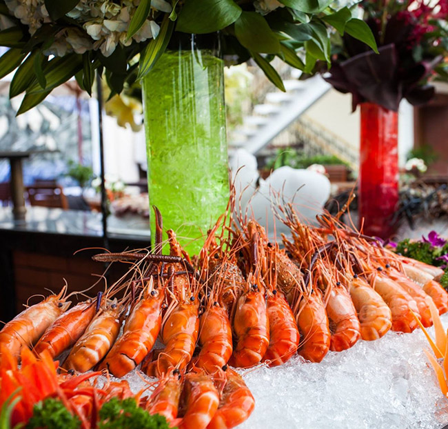 Hotel Majestic Saigon - Buffet BBQ Hải Sản, Tôm Hùm Không Giới Hạn + Rượu Vang, Bia - View Ngắm Sông Sài Gòn. Voucher 1,365,000 VNĐ, Còn 1,160,000 VNĐ, Giảm 15%. Chỉ Có Tại Hotdeal.vn!