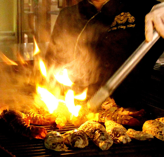 Hotel Majestic Saigon - Buffet BBQ Hải Sản, Tôm Hùm Không Giới Hạn + Rượu Vang, Bia - View Ngắm Sông Sài Gòn. Voucher 1,365,000 VNĐ, Còn 1,160,000 VNĐ, Giảm 15%. Chỉ Có Tại Hotdeal.vn!