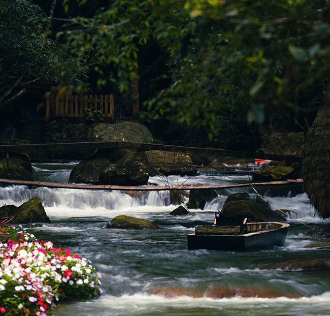 Tour Đà Lạt 3N3Đ - Happy Hills - Suối Bình Yên - Xe Giường Nằm - DL001. Voucher 2,890,000 VNĐ, Còn 1,990,000 VNĐ, Giảm 31%. Chỉ Có Tại Hotdeal.vn!