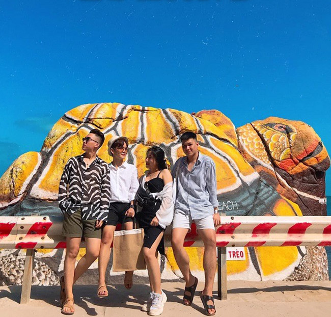 Tour Đảo Hòn Sơn 2N2Đ - Lặn Ngắm San Hô - Tiệc BBQ Hải Sản - Khứ Hồi Xe Giường Nằm - BD008. Voucher 2,950,000 VNĐ, Còn 1,950,000 VNĐ, Giảm 34%. Chỉ Có Tại Hotdeal.vn!