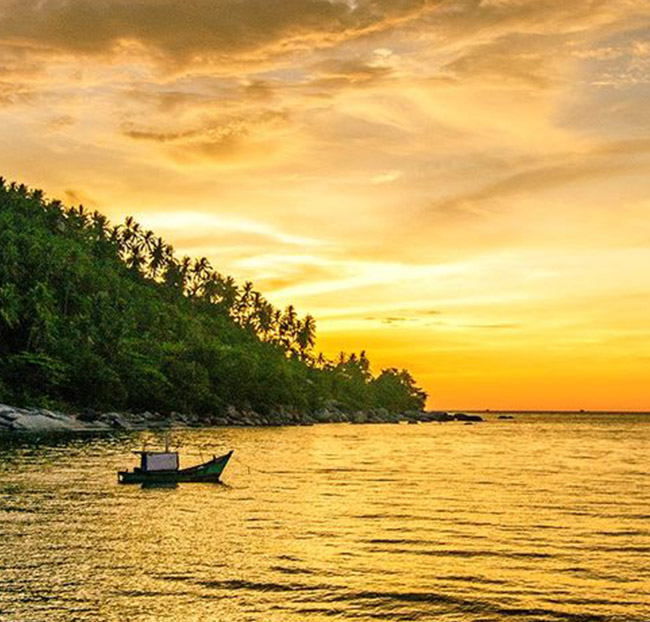 Tour Đảo Hòn Sơn 2N2Đ - Lặn Ngắm San Hô - Tiệc BBQ Hải Sản - Khứ Hồi Xe Giường Nằm - BD008. Voucher 2,950,000 VNĐ, Còn 1,950,000 VNĐ, Giảm 34%. Chỉ Có Tại Hotdeal.vn!