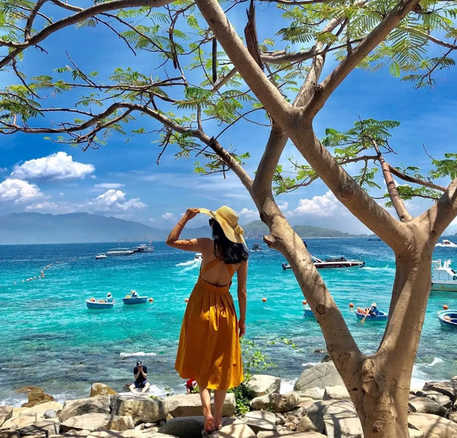 Tour Nha Trang 3N3Đ - Bãi Tranh - Vịnh San Hô - Tắm Bùn Khoáng - NT001. Voucher 3,090,000 VNĐ, Còn 2,350,000 VNĐ, Giảm 24%. Chỉ Có Tại Hotdeal.vn!
