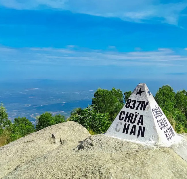 Tour 1 Ngày - Núi Chứa Chan - Gia Lào - Dinh Thầy Thím - HH015. Voucher 1,500,000 VNĐ, Còn 790,000 VNĐ, Giảm 47%. Chỉ Có Tại Hotdeal.vn!