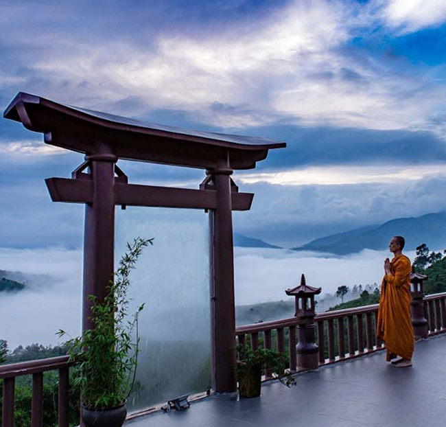Tour Hành Hương Thập Cảnh Tự Bảo Lộc 1N1Đ - HH004. Voucher 1,500,000 VNĐ, Còn 890,000 VNĐ, Giảm 41%. Chỉ Có Tại Hotdeal.vn!