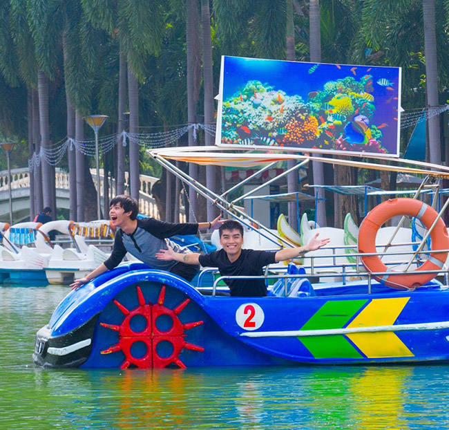 Đầm Sen - Vé Trọn Gói Vào Cổng + 35 Trò Chơi Hấp Dẫn. Voucher 300,000 VNĐ, Còn 255,000 VNĐ, Giảm 15%. Chỉ Có Tại Hotdeal.vn!