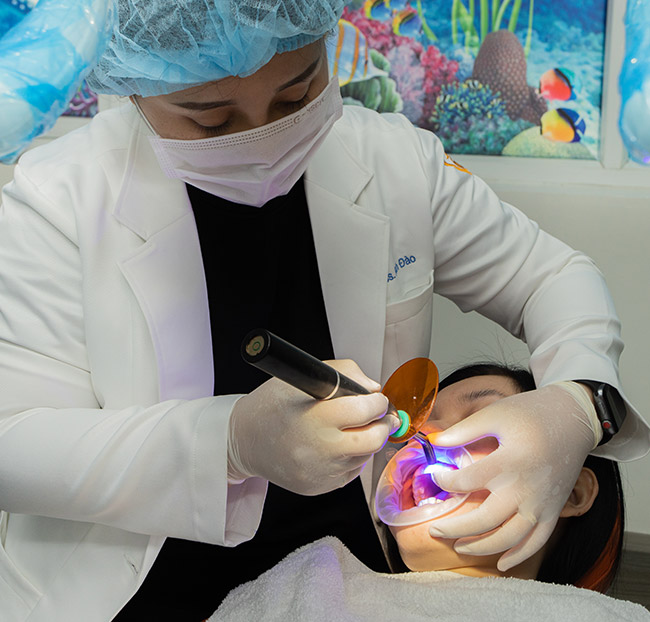 White Smile Dental - Tẩy Trắng Răng Công Nghệ Plasma Cao Cấp 2026. Voucher 2,500,000 VNĐ, Còn 990,000 VNĐ, Giảm 60%. Chỉ Có Tại Hotdeal.vn!