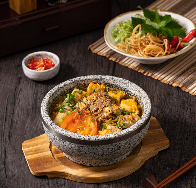 Hệ Thống Hoàng Yến Group - Voucher 200K Ưu Đãi 10% - Trống Cơm - Chảo Cá - Hoàng Yến Cuisine. Voucher 200,000 VNĐ, Còn 180,000 VNĐ, Giảm 10%. Chỉ Có Tại Hotdeal.vn!