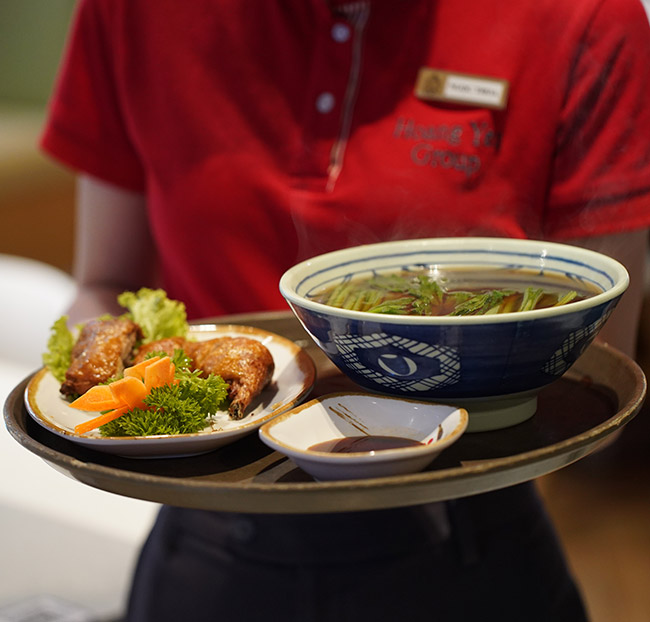 Hệ Thống Hoàng Yến Group - Voucher 200K Ưu Đãi 10% - Trống Cơm - Chảo Cá - Hoàng Yến Cuisine. Voucher 200,000 VNĐ, Còn 180,000 VNĐ, Giảm 10%. Chỉ Có Tại Hotdeal.vn!
