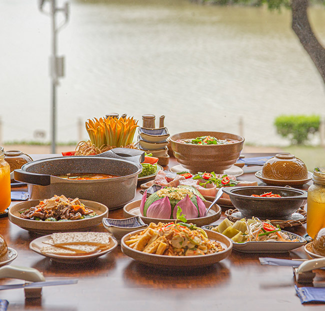 Hệ Thống Hoàng Yến Group - Voucher 200K Ưu Đãi 10% - Trống Cơm - Chảo Cá - Hoàng Yến Cuisine. Voucher 200,000 VNĐ, Còn 180,000 VNĐ, Giảm 10%. Chỉ Có Tại Hotdeal.vn!