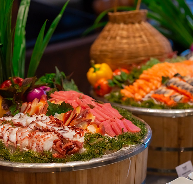 Renaissance Riverside - Buffet Tôm Hùm, Hải Sản, Rượu Vang. Voucher 1,530,900 VNĐ, Còn 995,000 VNĐ, Giảm 35%. Chỉ Có Tại Hotdeal.vn!