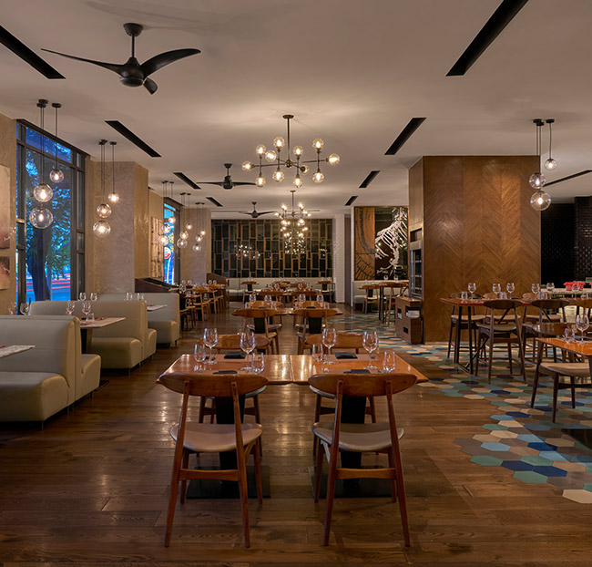 Renaissance Riverside - Buffet Tôm Hùm, Hải Sản, Rượu Vang. Voucher 1,530,900 VNĐ, Còn 995,000 VNĐ, Giảm 35%. Chỉ Có Tại Hotdeal.vn!