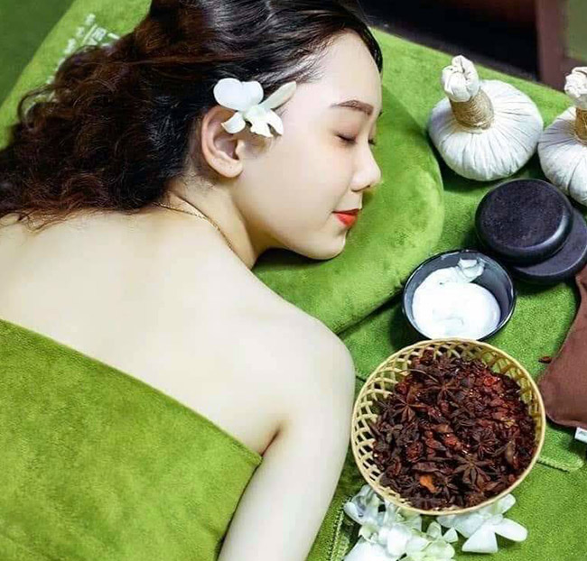 Golden Moon Spa - Massage Đông Y, Xóa Đi Nhức Mỏi Cổ Vai Gáy/ Body. Voucher 350,000 VNĐ, Còn 89,000 VNĐ, Giảm 75%. Chỉ Có Tại Hotdeal.vn!