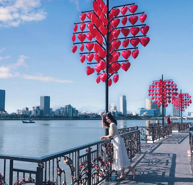 Tour Hành Trình Di Sản Miền Trung 5N4Đ - Đà Nẵng - Quảng Bình - Huế. Voucher 8,900,000 VNĐ, Còn 6,680,000 VNĐ, Giảm 25%. Chỉ Có Tại Hotdeal.vn!
