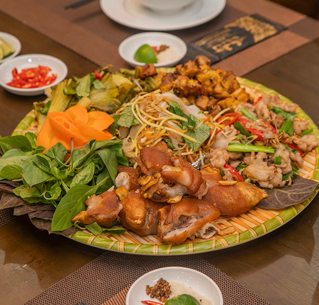 Thảo Nguyên Xanh - Set Lợn Mẹt/ Lẩu Hơi Cho 4 Người. Voucher 560,000 VNĐ, Còn 480,000 VNĐ, Giảm 14%. Chỉ Có Tại Hotdeal.vn!