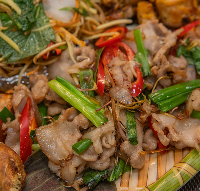 Thảo Nguyên Xanh - Set Lợn Mẹt/ Lẩu Hơi Cho 4 Người. Voucher 560,000 VNĐ, Còn 480,000 VNĐ, Giảm 14%. Chỉ Có Tại Hotdeal.vn!