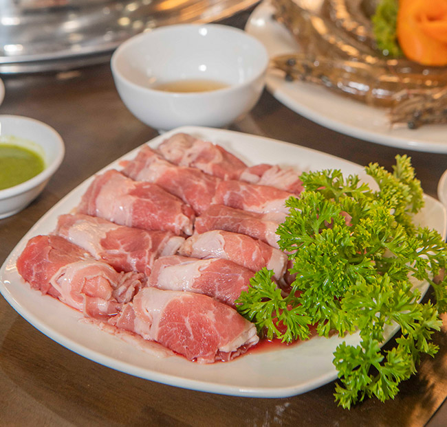 Thảo Nguyên Xanh - Set Lợn Mẹt/ Lẩu Hơi Cho 4 Người. Voucher 560,000 VNĐ, Còn 480,000 VNĐ, Giảm 14%. Chỉ Có Tại Hotdeal.vn!