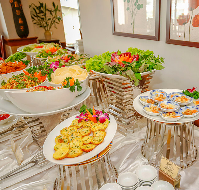 Cỏ Nội - Buffet Chay Trưa/ Tối Hơn 40 Món, Free Nước. Voucher 219,000 VNĐ, Còn 189,000 VNĐ, Giảm 14%. Chỉ Có Tại Hotdeal.vn!