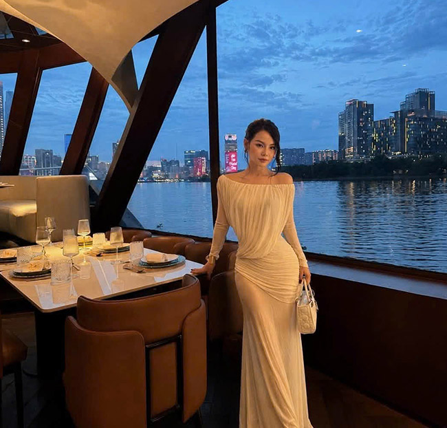 ICON Saigon Cruise - Set Menu Ăn Tối, Ngắm Cảnh Trên Du Thuyền 5 Sao. Voucher 1,500,000 VNĐ, Còn 1,125,000 VNĐ, Giảm 25%. Chỉ Có Tại Hotdeal.vn!