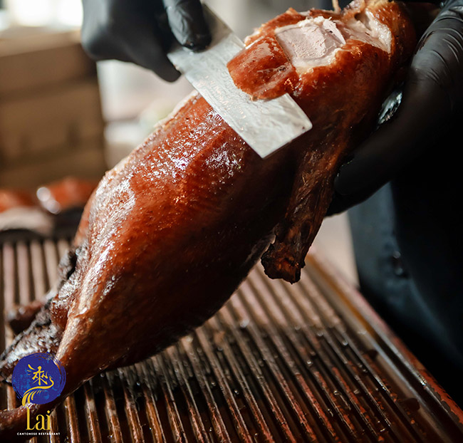 Lai Restaurant Tầng 28 Sedona Suites - Vịt Quay Bắc Kinh 3 Món Cho 4 - 6 Người. Voucher 1,700,000 VNĐ, Còn 1,160,000 VNĐ, Giảm 32%. Chỉ Có Tại Hotdeal.vn!