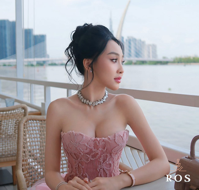 ROS - Yacht Club - Set Menu Ăn Trưa Tại Nhà Hàng Bên Sông Sài Gòn. Voucher 230,000 VNĐ, Còn 184,000 VNĐ, Giảm 20%. Chỉ Có Tại Hotdeal.vn!