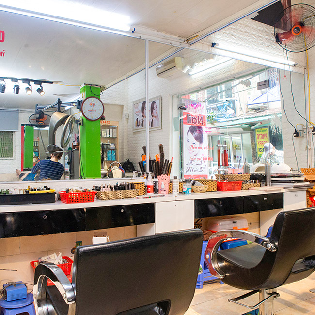 Hair Salon Thu Huyền - 1 Trong 5 Dịch Vụ Làm Tóc Đẳng Cấp: Ép/ Nhuộm/ Uốn/ Phủ Bóng/ Hấp Phục Hồi. Voucher 750,000 VNĐ, Còn 215,000 VNĐ, Giảm 71%. Chỉ Có Tại Hotdeal.vn!