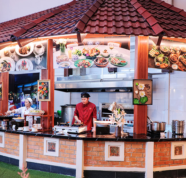 Đệ Nhất - Buffet Chay Buổi Tối Cao Cấp - Khu Vực Hoa Viên Hồ Bơi. Voucher 229,000 VNĐ, Còn 206,000 VNĐ, Giảm 10%. Chỉ Có Tại Hotdeal.vn!