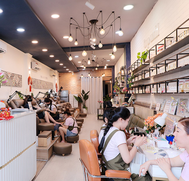 Top Nail Q1 - Cắt Da, Sơn Gel, Trang Trí Hàn Quốc/ Chà Gót Chân/ Gội Đầu + Massage. Voucher 300,000 VNĐ, Còn 99,000 VNĐ, Giảm 67%. Chỉ Có Tại Hotdeal.vn!