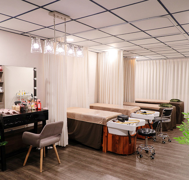 Top Nail Q1 - Cắt Da, Sơn Gel, Trang Trí Hàn Quốc/ Chà Gót Chân/ Gội Đầu + Massage. Voucher 300,000 VNĐ, Còn 99,000 VNĐ, Giảm 67%. Chỉ Có Tại Hotdeal.vn!