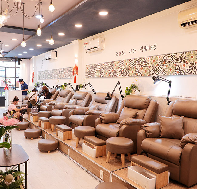 Top Nail Q1 - Cắt Da, Sơn Gel, Trang Trí Hàn Quốc/ Chà Gót Chân/ Gội Đầu + Massage. Voucher 300,000 VNĐ, Còn 99,000 VNĐ, Giảm 67%. Chỉ Có Tại Hotdeal.vn!