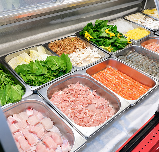 Khách Sạn Đệ Nhất - Buffet Cuối Tuần Sang Xịn Bên Hồ Bơi - Thứ 7 Hàng Tuần. Voucher 349,000 VNĐ, Còn 314,000 VNĐ, Giảm 10%. Chỉ Có Tại Hotdeal.vn!