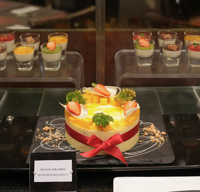 Saigon Prince - International Buffet Trưa Hơn 50 Món Á Âu. Voucher 453,600 VNĐ, Còn 386,000 VNĐ, Giảm 15%. Chỉ Có Tại Hotdeal.vn!