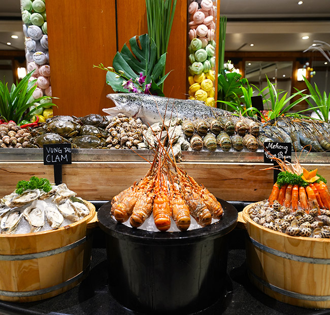 Saigon Prince - Buffet Hải Sản Cao Cấp, Tặng Tôm Hùm. Voucher 792,000 VNĐ, Còn 649,000 VNĐ, Giảm 18%. Chỉ Có Tại Hotdeal.vn!