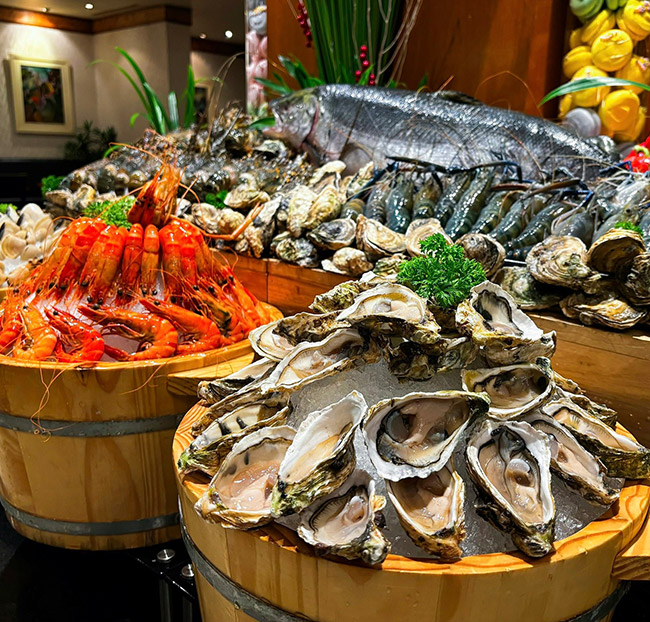 Saigon Prince - Buffet Hải Sản Cao Cấp, Tặng Tôm Hùm. Voucher 792,000 VNĐ, Còn 649,000 VNĐ, Giảm 18%. Chỉ Có Tại Hotdeal.vn!