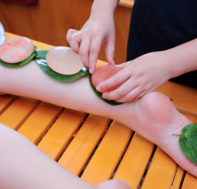 Viện Việt Hàn - Ôn Phế Kinh/ Massage Ngải Cứu/ Giác Hơi 90’. Voucher 900,000 VNĐ, Còn 299,000 VNĐ, Giảm 67%. Chỉ Có Tại Hotdeal.vn!