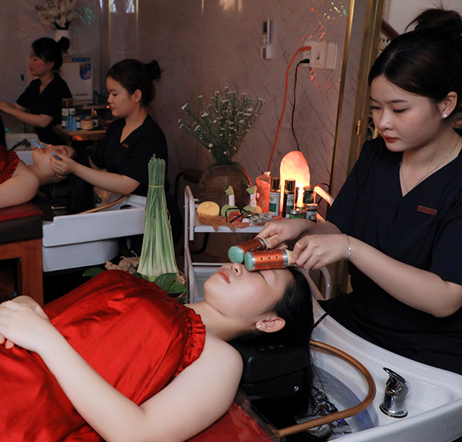 Viện Việt Hàn - Ôn Phế Kinh/ Massage Ngải Cứu/ Giác Hơi 90’. Voucher 900,000 VNĐ, Còn 299,000 VNĐ, Giảm 67%. Chỉ Có Tại Hotdeal.vn!