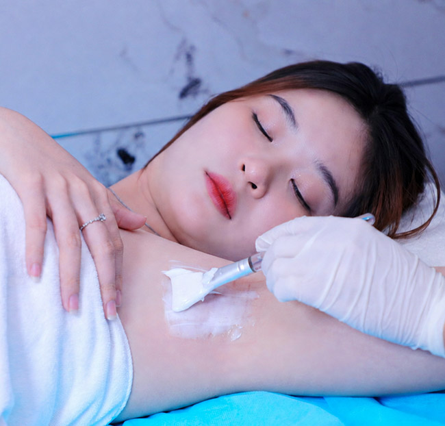Viện Việt Hàn - Botox Trị Hôi Nách/ Trọn Gói Xóa Xăm/ Chân Mày/ Môi. Voucher 4,000,000 VNĐ, Còn 999,000 VNĐ, Giảm 75%. Chỉ Có Tại Hotdeal.vn!