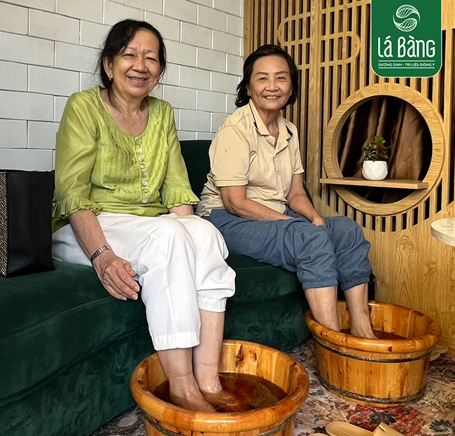 Dưỡng Sinh - Đông Y Lá Bàng - Gội Đầu Dưỡng Sinh + Massage Cổ Vai Gáy. Voucher 149,000 VNĐ, Còn 89,000 VNĐ, Giảm 40%. Chỉ Có Tại Hotdeal.vn!