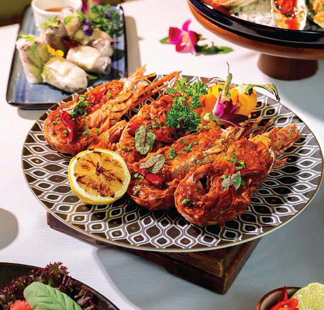 Holiday Inn & Suites - Đại Tiệc Buffet Hải Sản Tôm Hùm 5 Sao. Voucher 793,086 VNĐ, Còn 635,000 VNĐ, Giảm 20%. Chỉ Có Tại Hotdeal.vn!