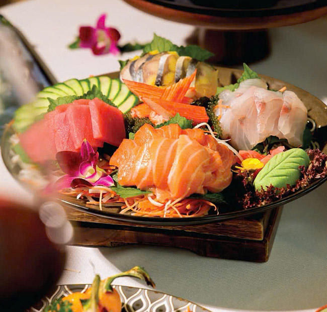 Holiday Inn & Suites - Đại Tiệc Buffet Hải Sản Tôm Hùm 5 Sao. Voucher 793,086 VNĐ, Còn 635,000 VNĐ, Giảm 20%. Chỉ Có Tại Hotdeal.vn!