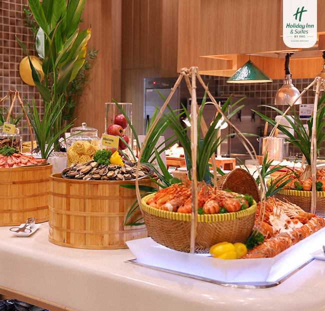 Holiday Inn & Suites - Đại Tiệc Buffet Hải Sản Tôm Hùm 5 Sao. Voucher 793,086 VNĐ, Còn 635,000 VNĐ, Giảm 20%. Chỉ Có Tại Hotdeal.vn!