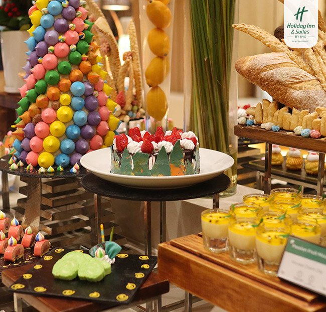 Holiday Inn & Suites - Đại Tiệc Buffet Hải Sản Tôm Hùm 5 Sao. Voucher 793,086 VNĐ, Còn 635,000 VNĐ, Giảm 20%. Chỉ Có Tại Hotdeal.vn!