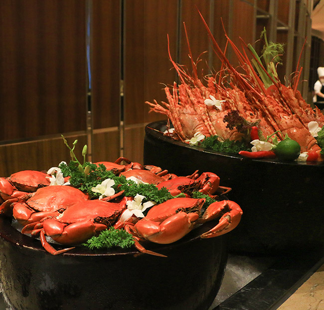 Hotel Nikko Saigon - Buffet Hải Sản Tôm Hùm Cao Cấp + Rượu Vang